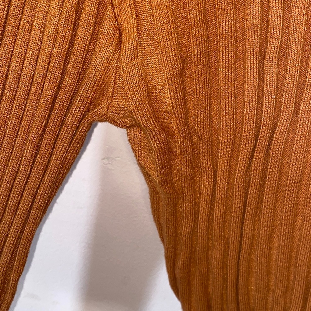 Forever 21 Plus Ribbed Long Sleeve Cropped Sweater - Picture 4 of 6